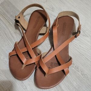 Andrea, brown strappy flat sandals, size 8